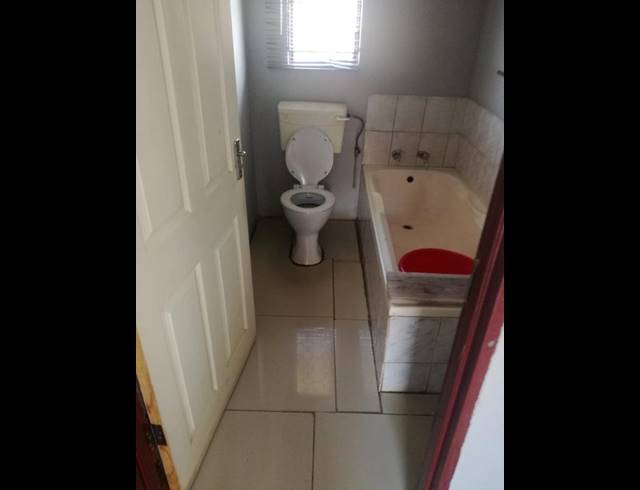 2 BEDROOM HOUSE FOR SALE IN PROTEA GLEN